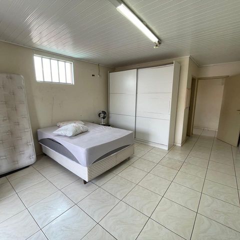 Casa à venda com 300m², 3 quartos e 2 vagasSuíte
