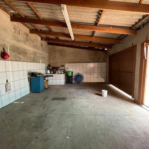 Casa à venda com 300m², 3 quartos e 2 vagasGaragem