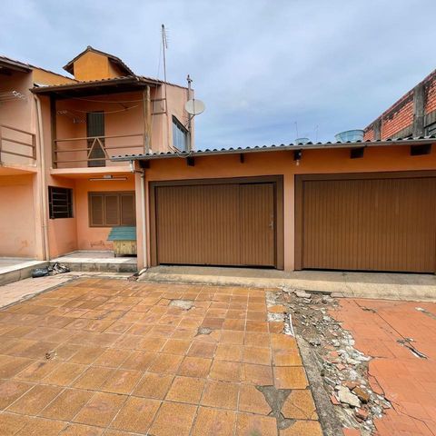 Casa à venda com 300m², 3 quartos e 2 vagasGaragem