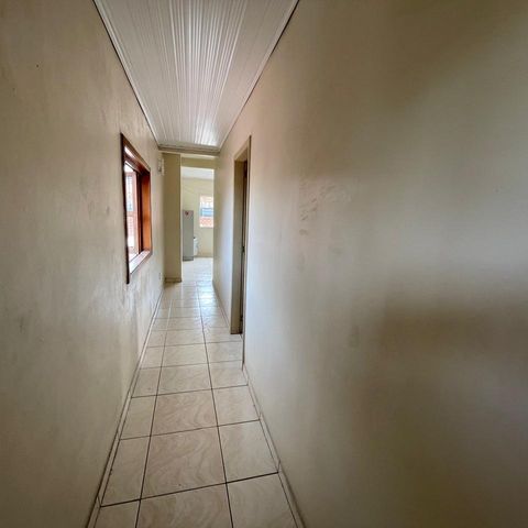 Casa à venda com 300m², 3 quartos e 2 vagasCorredor