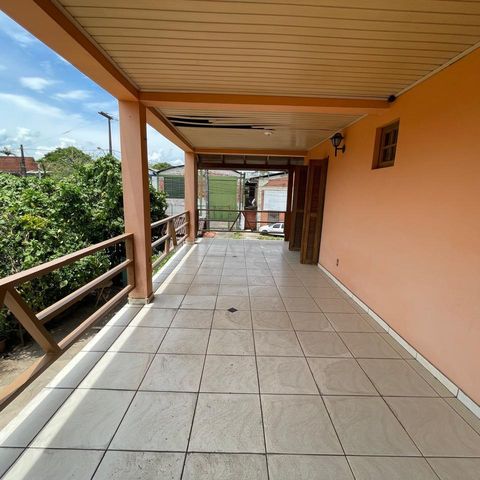 Casa à venda com 300m², 3 quartos e 2 vagasSacada