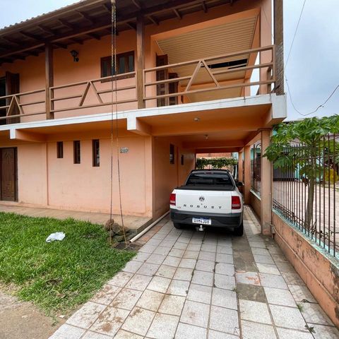 Casa à venda com 300m², 3 quartos e 2 vagasFachada