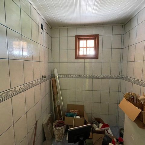 Casa à venda com 300m², 3 quartos e 2 vagasBanheiro 2