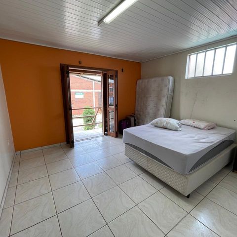 Casa à venda com 300m², 3 quartos e 2 vagasSuíte