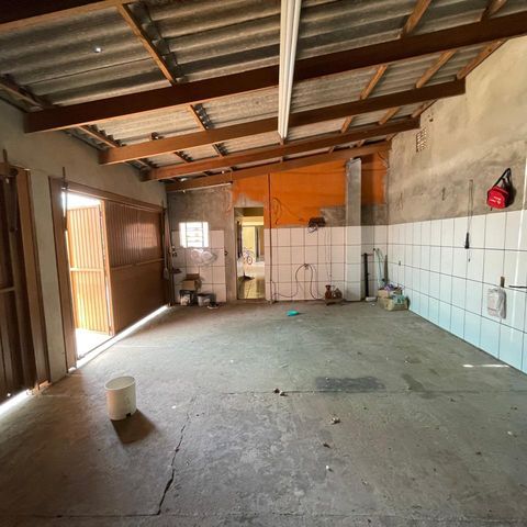 Casa à venda com 300m², 3 quartos e 2 vagasGaragem