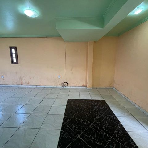 Casa à venda com 300m², 3 quartos e 2 vagasSala de TV