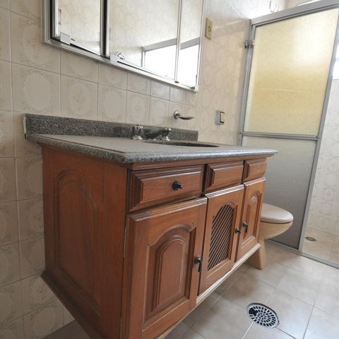 Casa à venda com 250m², 2 quartos e sem vagaBanheiro 1