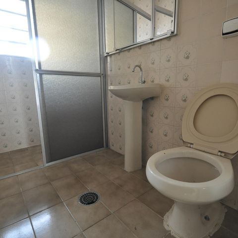 Casa à venda com 250m², 2 quartos e sem vagaBanheiro 2