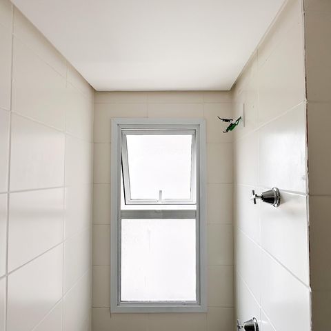 Apartamento à venda com 48m², 2 quartos e 1 vaga Apartamento à venda com 48m², 2 quartos e 1 vagaBanheiro Social