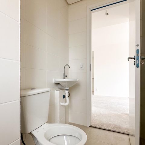 Apartamento à venda com 48m², 2 quartos e 1 vaga Apartamento à venda com 48m², 2 quartos e 1 vagaBanheiro Social