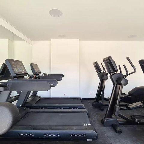 Apartamento à venda com 48m², 2 quartos e 1 vaga Apartamento à venda com 48m², 2 quartos e 1 vagaÁrea comum - Academia