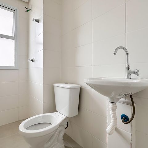 Apartamento à venda com 48m², 2 quartos e 1 vaga Apartamento à venda com 48m², 2 quartos e 1 vagaBanheiro Social