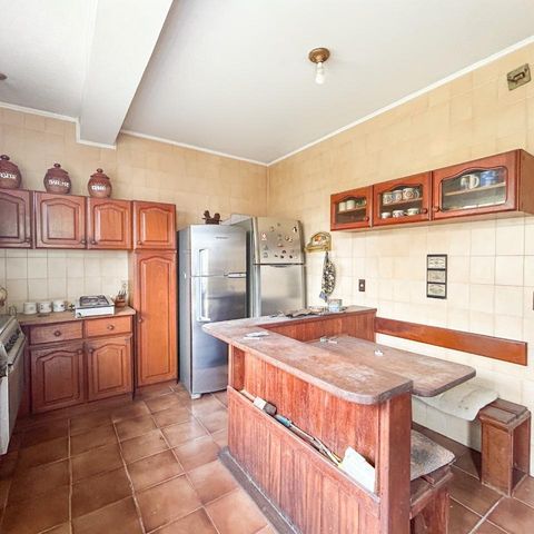 Casa para alugar com 300m², 3 quartos e 5 vagas Casa para alugar com 300m², 3 quartos e 5 vagasCozinha