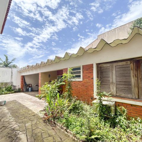 Casa para alugar com 300m², 3 quartos e 5 vagas Casa para alugar com 300m², 3 quartos e 5 vagasÁrea Externa