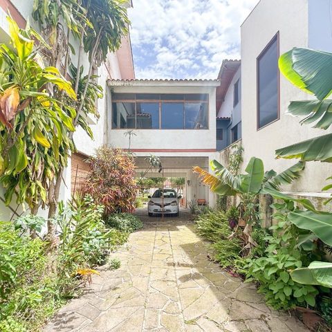 Casa para alugar com 300m², 3 quartos e 5 vagas Casa para alugar com 300m², 3 quartos e 5 vagasÁrea Externa