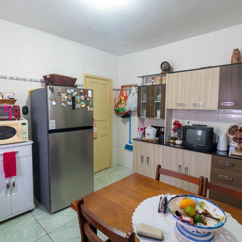 Casa à venda com 35m², 2 quartos e 1 vaga Casa à venda com 35m², 2 quartos e 1 vagaCozinha