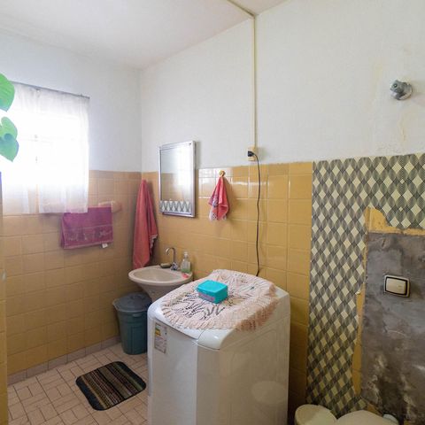 Casa à venda com 35m², 2 quartos e 1 vaga Casa à venda com 35m², 2 quartos e 1 vagaBanheiro Social