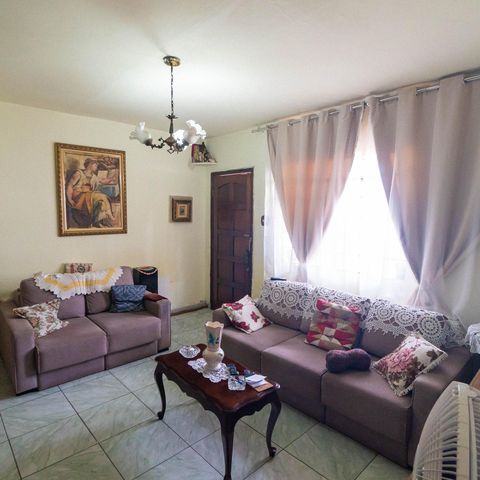Casa à venda com 35m², 2 quartos e 1 vaga Casa à venda com 35m², 2 quartos e 1 vagaSala