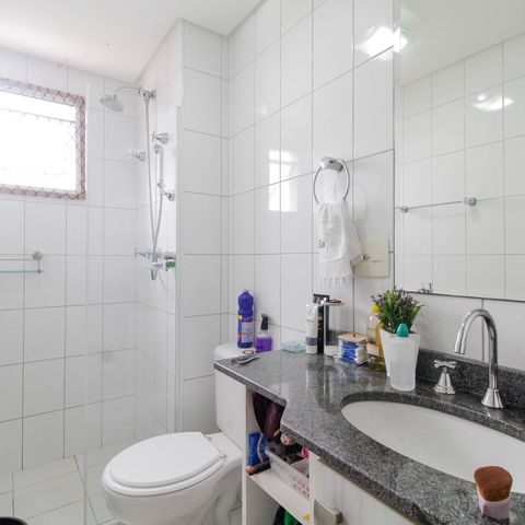 Apartamento à venda com 74m², 3 quartos e 2 vagas Apartamento à venda com 74m², 3 quartos e 2 vagasBanheiro