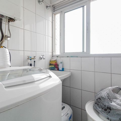 Apartamento à venda com 74m², 3 quartos e 2 vagas Apartamento à venda com 74m², 3 quartos e 2 vagasÁrea de Serviço