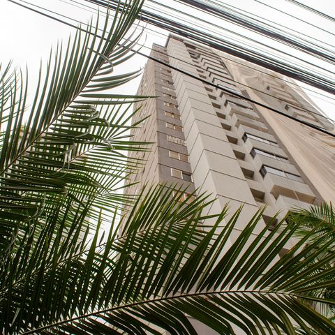 Apartamento para alugar com 121m², 4 quartos e 2 vagas