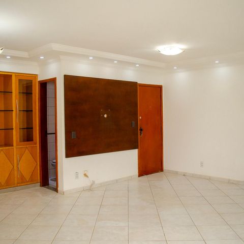 Apartamento para alugar com 121m², 4 quartos e 2 vagas