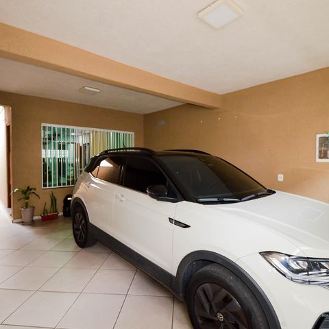 Casa à venda com 130m², 3 quartos e 2 vagas
