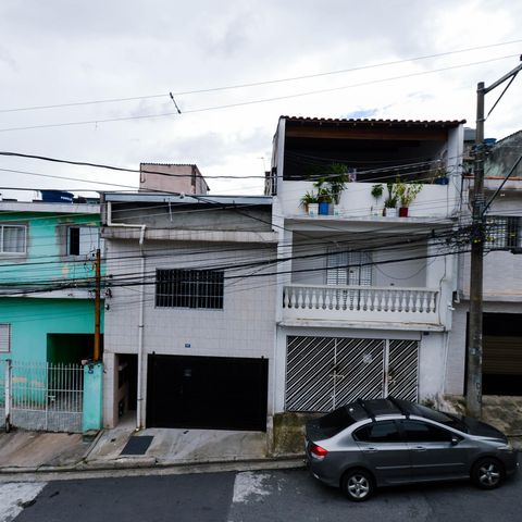 Casa à venda com 130m², 3 quartos e 2 vagas