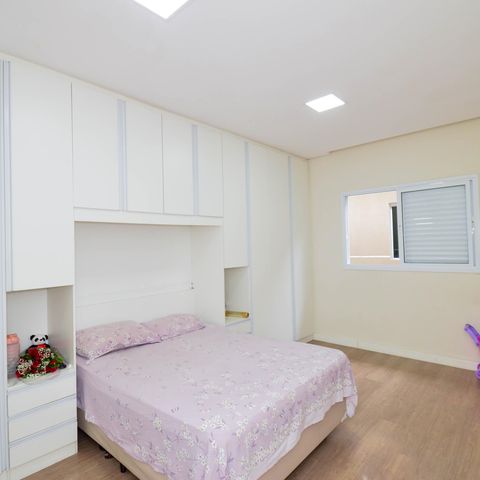 Casa à venda com 130m², 3 quartos e 2 vagas