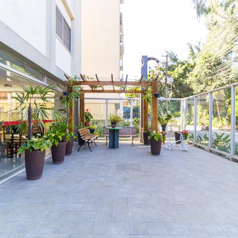 Studio para alugar com 28m², 1 quarto e 1 vaga Studio para alugar com 28m², 1 quarto e 1 vagaPortaria