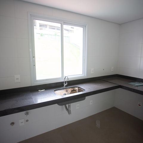 Apartamento à venda com 134m², 4 quartos e 4 vagasCozinha