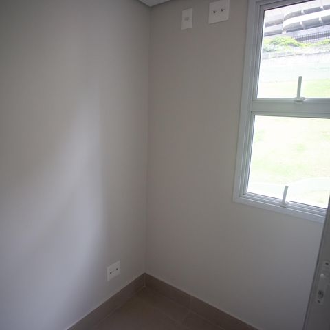 Apartamento à venda com 134m², 4 quartos e 4 vagasArea de serviço