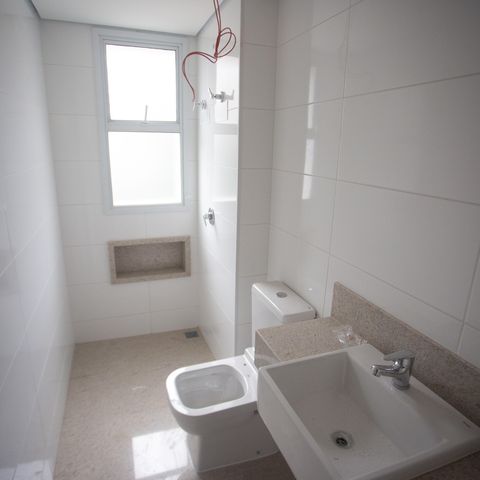 Apartamento à venda com 134m², 4 quartos e 4 vagasBanheiro