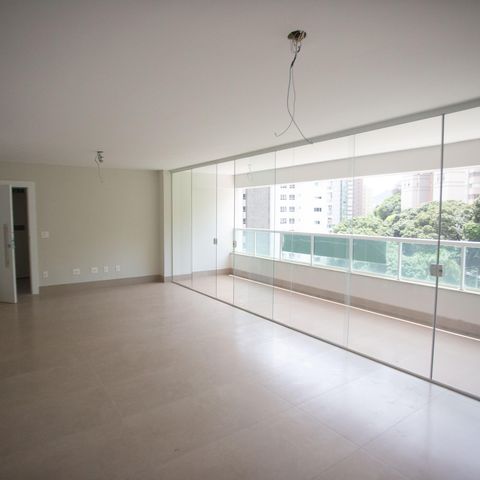 Apartamento à venda com 134m², 4 quartos e 4 vagasSala