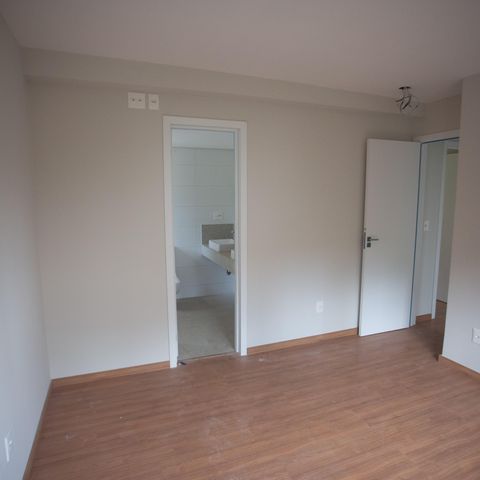 Apartamento à venda com 134m², 4 quartos e 4 vagasSuite 2