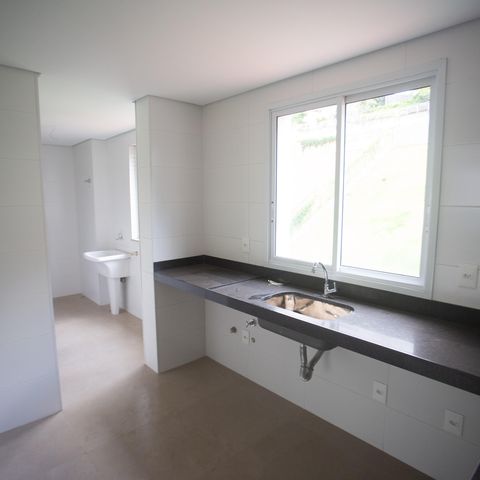 Apartamento à venda com 134m², 4 quartos e 4 vagasCozinha