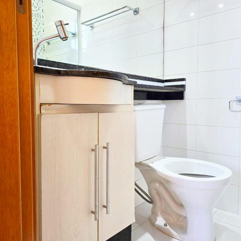 Apartamento à venda com 76m², 3 quartos e 1 vaga Apartamento à venda com 76m², 3 quartos e 1 vagaBanheiro da Suíte 01