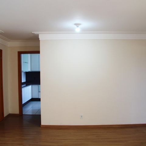 Apartamento à venda com 76m², 3 quartos e 1 vagaSala 