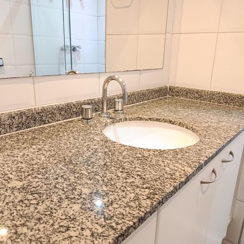 Apartamento à venda com 94m², 3 quartos e 1 vaga Apartamento à venda com 94m², 3 quartos e 1 vagaBanheiro social