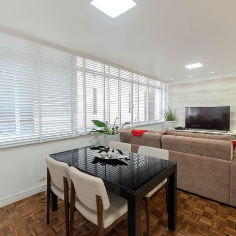 Apartamento à venda com 93m², 2 quartos e 1 vaga Apartamento à venda com 93m², 2 quartos e 1 vagaSala