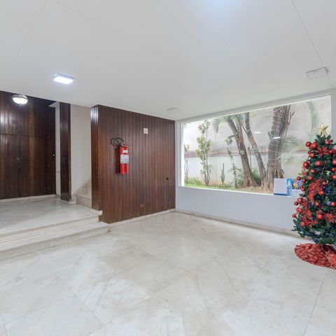 Apartamento à venda com 93m², 2 quartos e 1 vaga Apartamento à venda com 93m², 2 quartos e 1 vagaHall de entrada