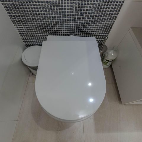 Apartamento à venda com 93m², 2 quartos e 1 vaga Apartamento à venda com 93m², 2 quartos e 1 vagaBanheiro