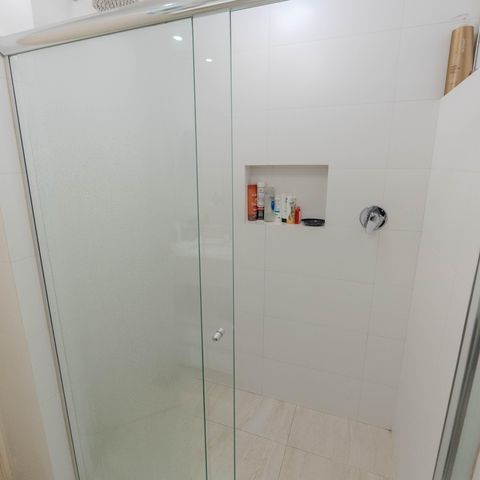 Apartamento à venda com 93m², 2 quartos e 1 vaga Apartamento à venda com 93m², 2 quartos e 1 vagaBanheiro