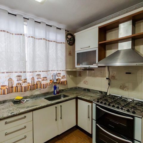 Casa à venda com 150m², 2 quartos e 4 vagas Casa à venda com 150m², 2 quartos e 4 vagasCozinha