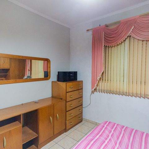 Casa à venda com 150m², 2 quartos e 4 vagas Casa à venda com 150m², 2 quartos e 4 vagasQuarto