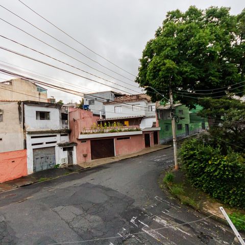 Casa à venda com 150m², 2 quartos e 4 vagas Casa à venda com 150m², 2 quartos e 4 vagasVista da Varanda