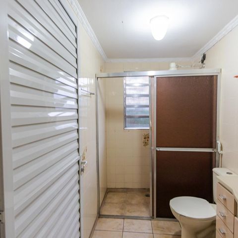 Casa à venda com 150m², 2 quartos e 4 vagas Casa à venda com 150m², 2 quartos e 4 vagasBanheiro