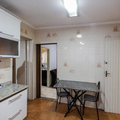 Casa à venda com 150m², 2 quartos e 4 vagas Casa à venda com 150m², 2 quartos e 4 vagasCozinha
