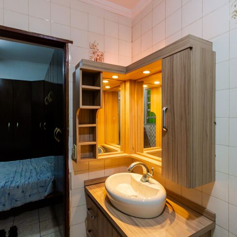 Casa à venda com 150m², 2 quartos e 4 vagas Casa à venda com 150m², 2 quartos e 4 vagasBanheiro da Suíte
