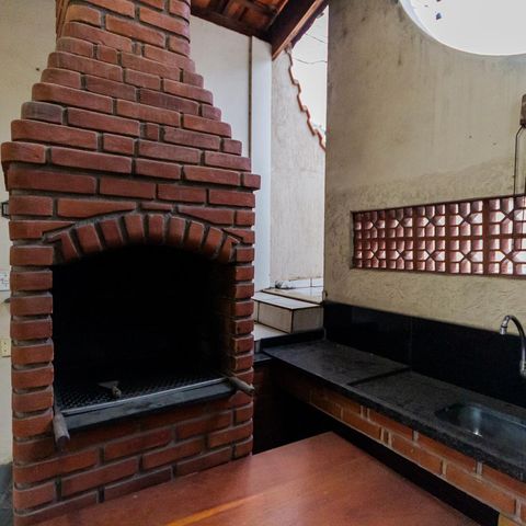 Casa à venda com 150m², 2 quartos e 4 vagas Casa à venda com 150m², 2 quartos e 4 vagasChurrasqueira